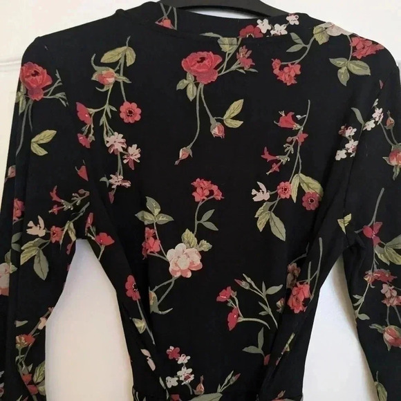 Reitmans size Xs dark  floral red flower wrap dress - Picture 8 of 9